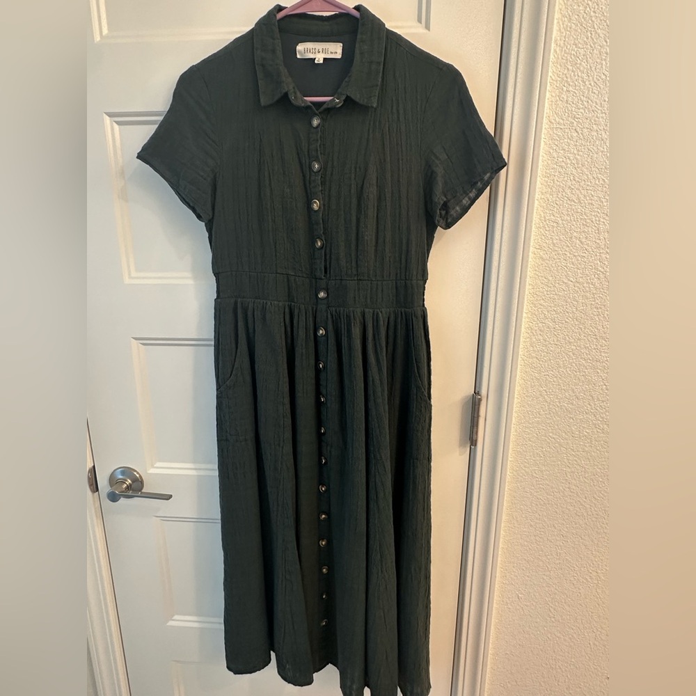 Elegant Green Button-Down Dress